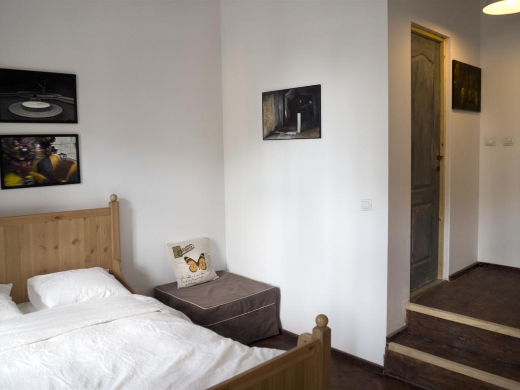 بيت شباب Victoria Poshtel بوخارست الغرفة الصورة