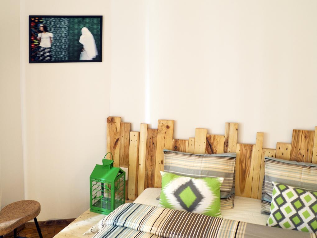 بيت شباب Victoria Poshtel بوخارست الغرفة الصورة