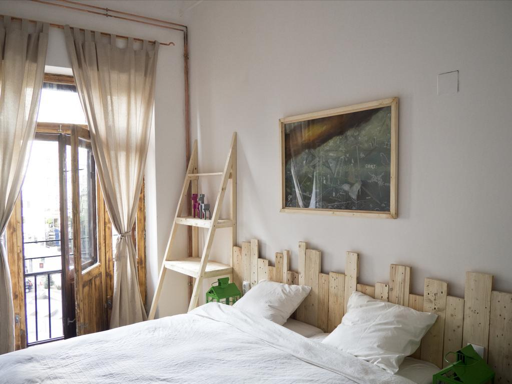 بيت شباب Victoria Poshtel بوخارست الغرفة الصورة