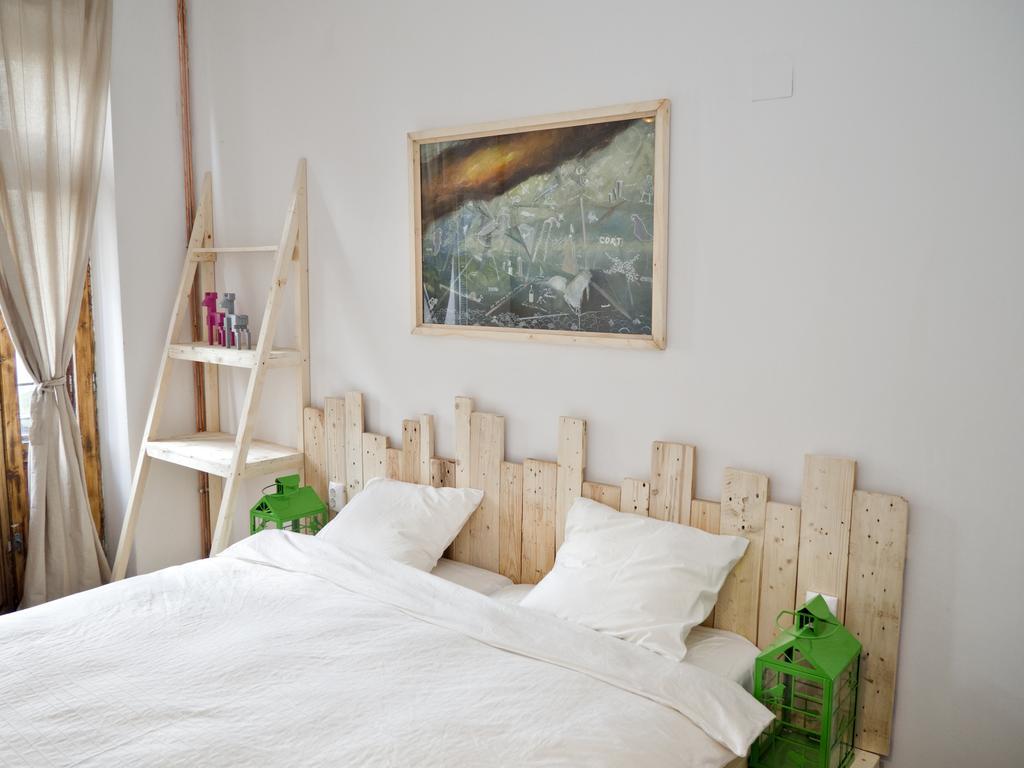 بيت شباب Victoria Poshtel بوخارست الغرفة الصورة