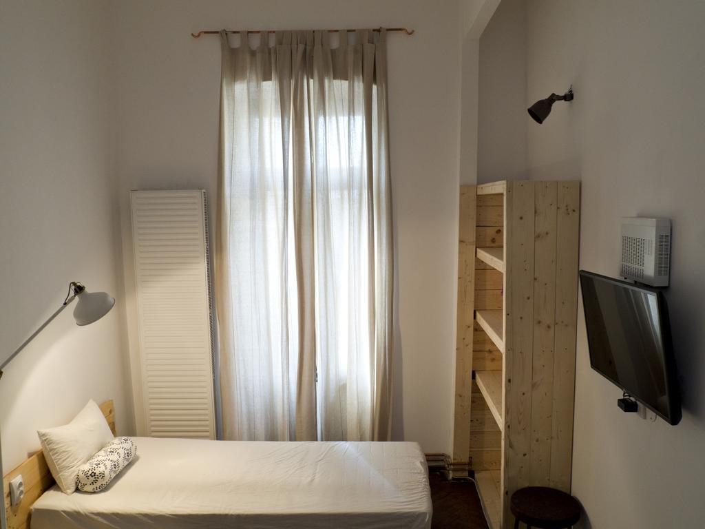 بيت شباب Victoria Poshtel بوخارست الغرفة الصورة