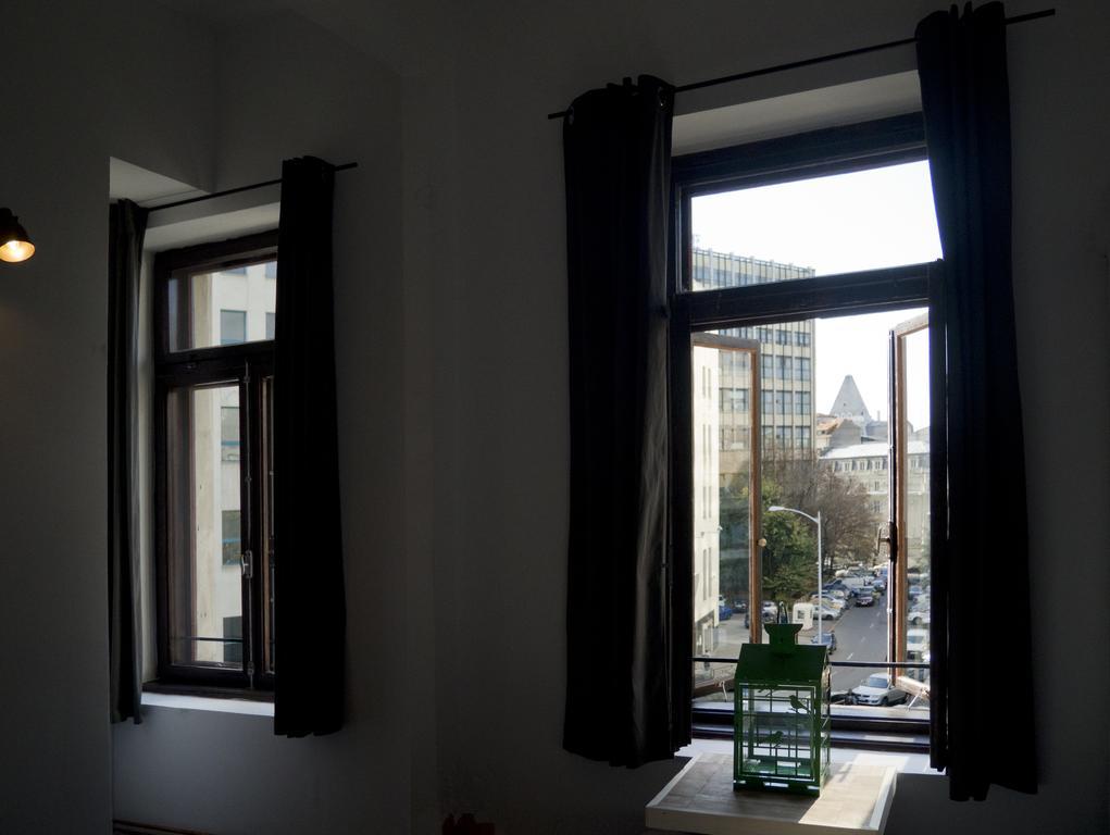 بيت شباب Victoria Poshtel بوخارست الغرفة الصورة
