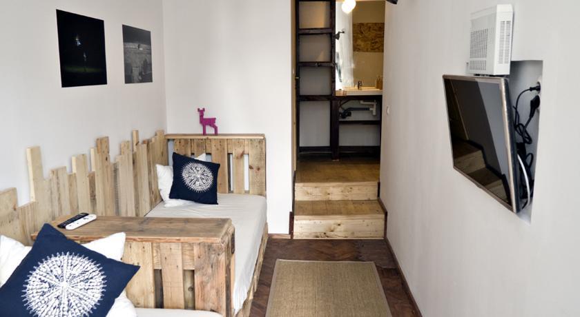 بيت شباب Victoria Poshtel بوخارست المظهر الخارجي الصورة