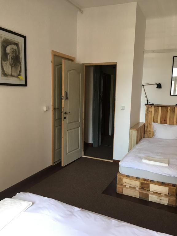 بيت شباب Victoria Poshtel بوخارست المظهر الخارجي الصورة