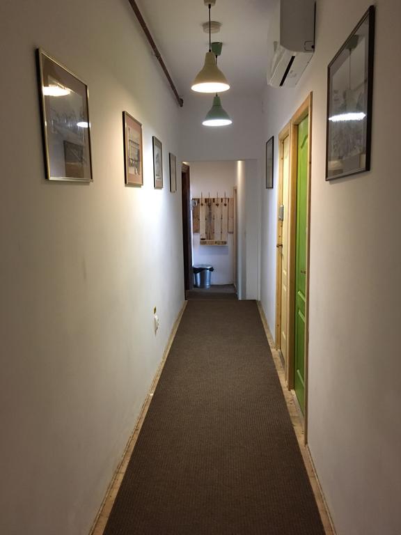 بيت شباب Victoria Poshtel بوخارست المظهر الخارجي الصورة
