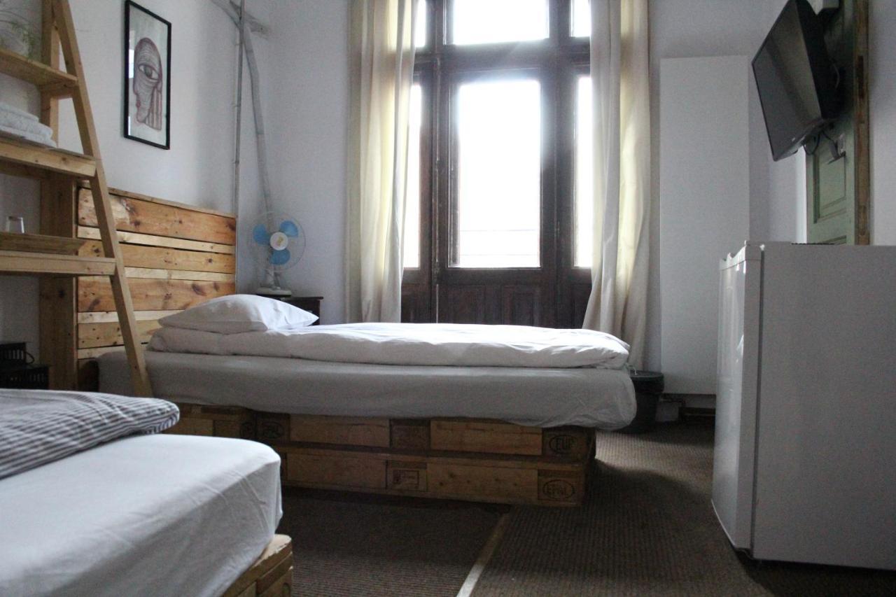 بيت شباب Victoria Poshtel بوخارست المظهر الخارجي الصورة