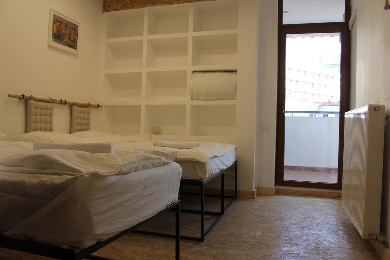 بيت شباب Victoria Poshtel بوخارست المظهر الخارجي الصورة