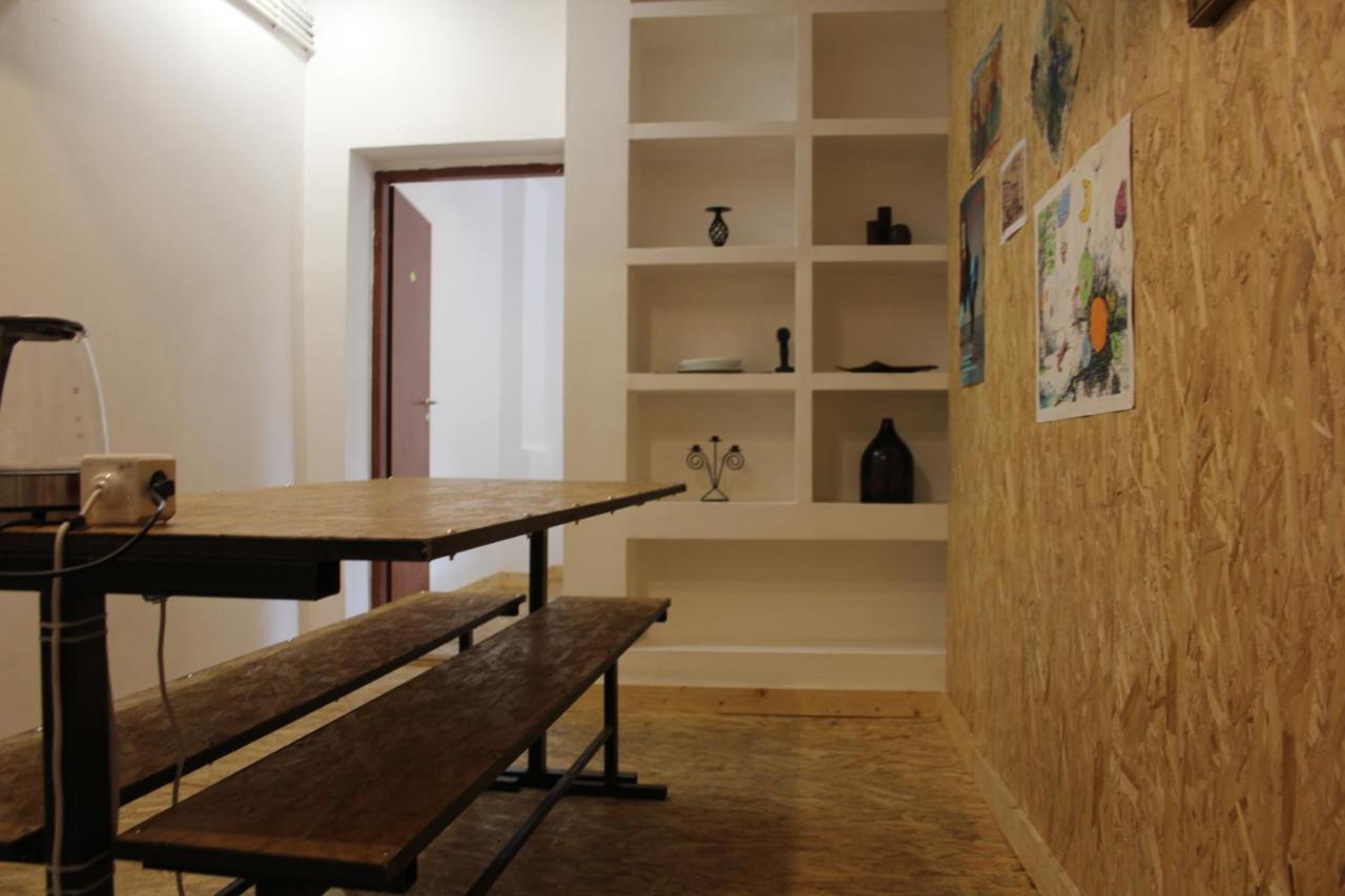 بيت شباب Victoria Poshtel بوخارست المظهر الخارجي الصورة