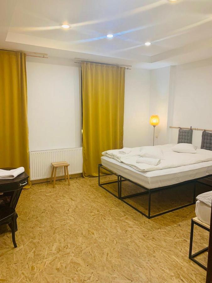 بيت شباب Victoria Poshtel بوخارست المظهر الخارجي الصورة